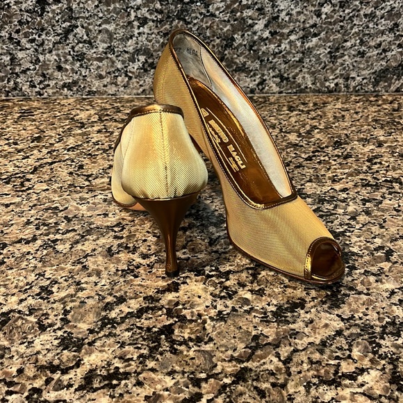 Bruno Magli heels - Picture 2 of 5